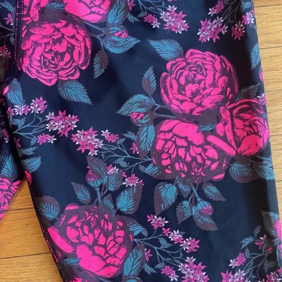 Lorna Jane Gothic Rose Full Length Tights Leggings